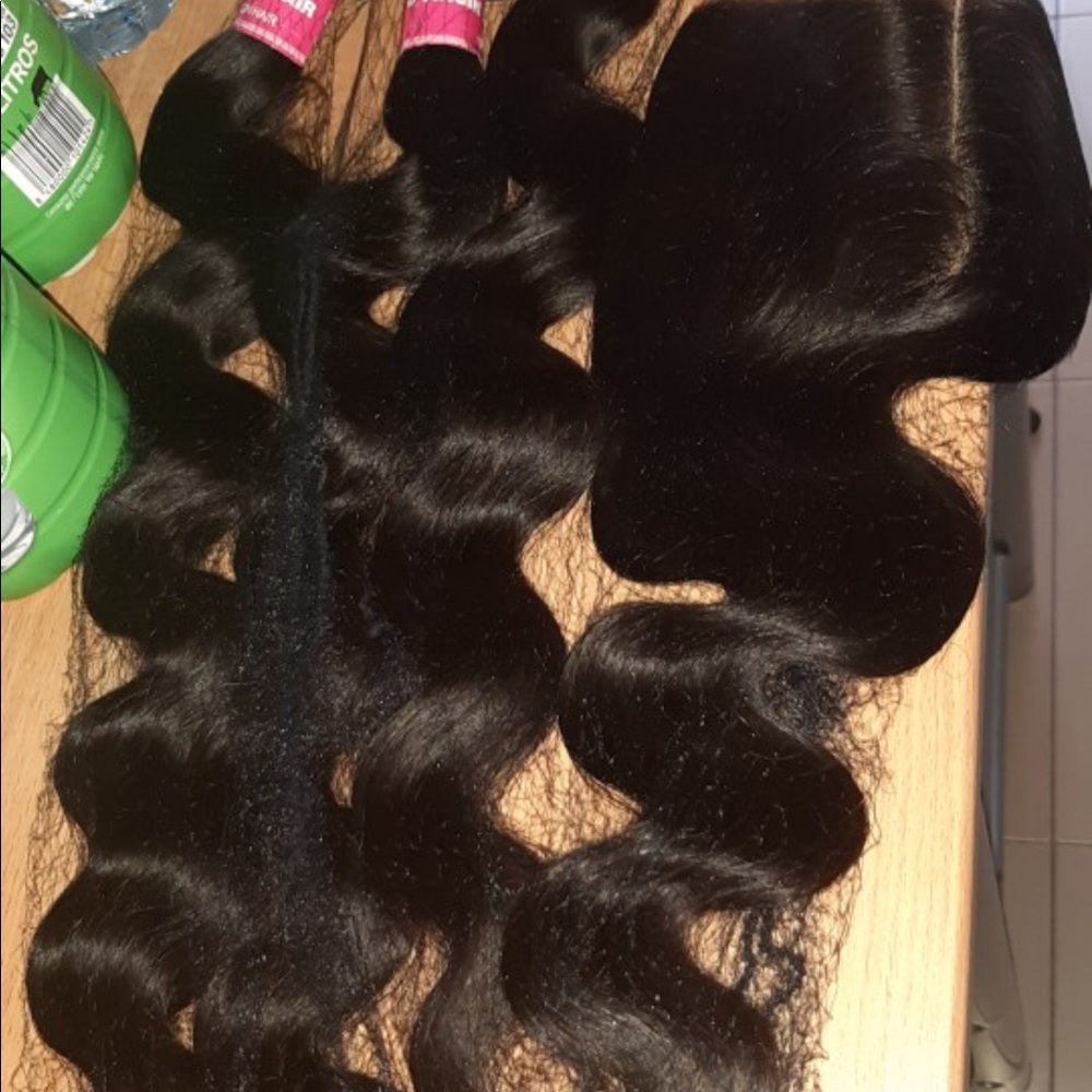 100% human hair 3 bundles with 4x4 closure